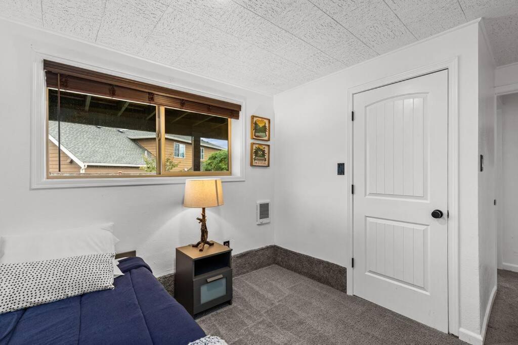Pacific Nw Gem W/Hot-Tub 15 Minutes Airport. Lejlighed Auburn Eksteriør billede